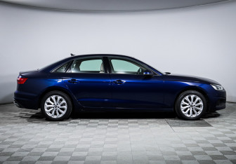 Подержанный автомобиль Audi A4 Sedan 2021 года (4 фото)