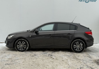 Подержанный автомобиль Chevrolet Cruze Hatchback 2013 года (8 фото)