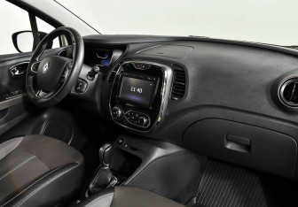 Подержанный автомобиль Renault Kaptur 2018 года (9 фото)