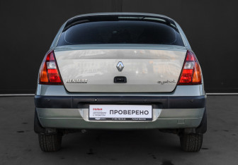 Подержанный автомобиль Renault Symbol 2003 года (5 фото)