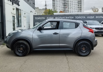 Подержанный автомобиль Nissan Juke 2013 года (8 фото)