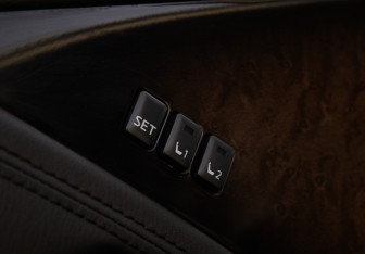 Подержанный автомобиль Infiniti QX80 2014 года (21 фото)