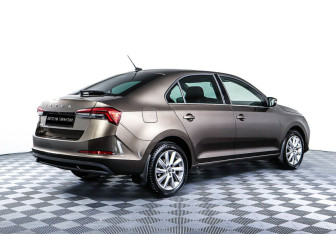 Подержанный автомобиль Skoda Rapid Liftback 2020 года (5 фото)