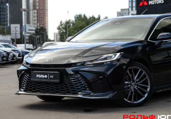 Подержанный автомобиль Toyota Camry Sedan 2025 года (16 фото)