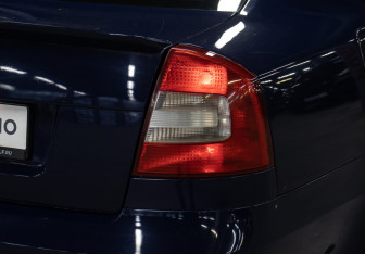 Подержанный автомобиль Skoda Octavia Liftback 2011 года (21 фото)