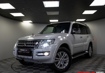 Подержанный автомобиль Mitsubishi Pajero 2019 года (25 фото)