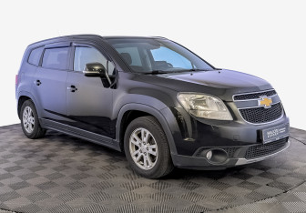 Подержанный автомобиль Chevrolet Orlando 2014 года (3 фото)