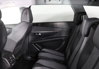 Подержанный автомобиль Peugeot 5008 Suv 2019 года (12 фото)