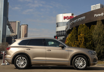 Подержанный автомобиль Volkswagen Touareg 2018 года (3 фото)