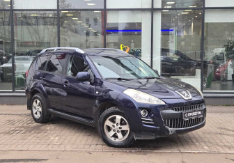 Подержанный автомобиль Peugeot 4007 2009 года (3 фото)