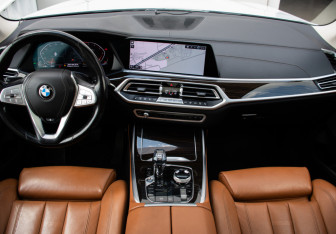 Подержанный автомобиль BMW X7 2019 года (14 фото)