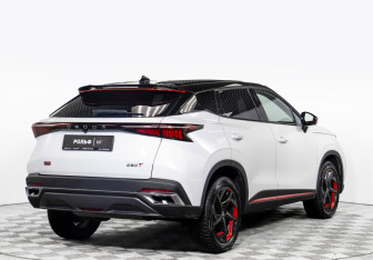 Подержанный автомобиль Omoda C5 2023 года (4 фото)