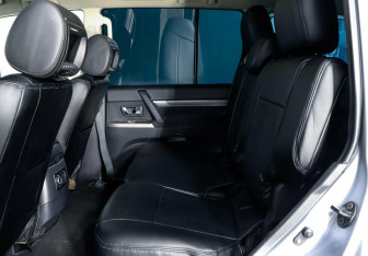 Подержанный автомобиль Mitsubishi Pajero 2016 года (7 фото)