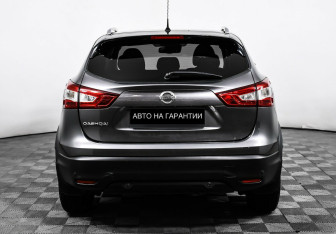 Подержанный автомобиль Nissan Qashqai 2016 года (6 фото)