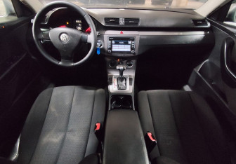 Подержанный автомобиль Volkswagen Passat Wagon 2009 года (12 фото)