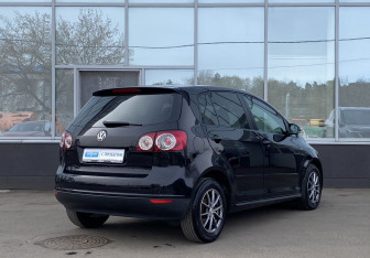Подержанный автомобиль Volkswagen Golf Plus 2012 года (5 фото)