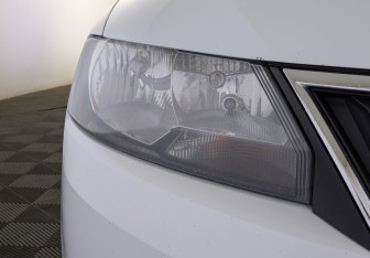 Подержанный автомобиль Skoda Rapid Liftback 2019 года (11 фото)