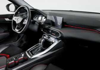 Подержанный автомобиль Kaiyi E5 2023 года (9 фото)