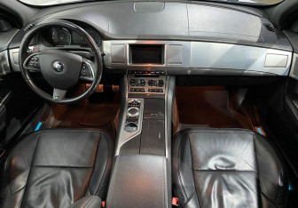 Подержанный автомобиль Jaguar XF Sedan 2014 года (11 фото)