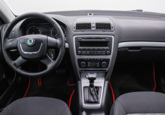 Подержанный автомобиль Mitsubishi Pajero Sport 2020 года (13 фото)