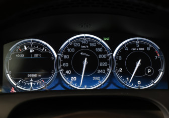 Подержанный автомобиль Jaguar XJ 2013 года (25 фото)