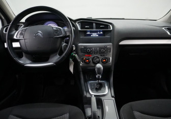 Подержанный автомобиль Citroen C4 Sedan 2016 года (13 фото)