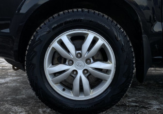 Подержанный автомобиль Hyundai Tucson 2008 года (9 фото)