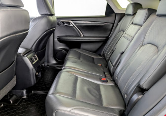 Подержанный автомобиль Lexus RX 2018 года (12 фото)