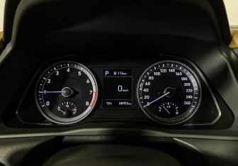 Подержанный автомобиль Hyundai Sonata 2020 года (11 фото)