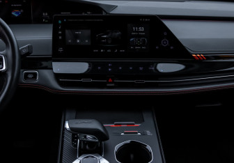 Подержанный автомобиль Changan UNI-K 2024 года (13 фото)