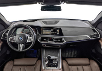 Подержанный автомобиль BMW X5 2021 года (14 фото)