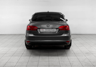 Подержанный автомобиль Volkswagen Jetta Sedan 2013 года (5 фото)