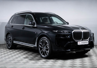 Подержанный автомобиль BMW X7 2023 года (3 фото)