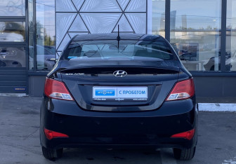 Подержанный автомобиль Hyundai Solaris Sedan 2016 года (6 фото)