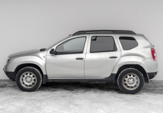 Подержанный автомобиль Renault Duster 2013 года (8 фото)