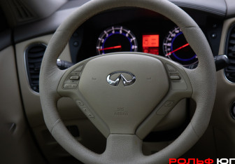 Подержанный автомобиль Infiniti EX 2008 года (11 фото)