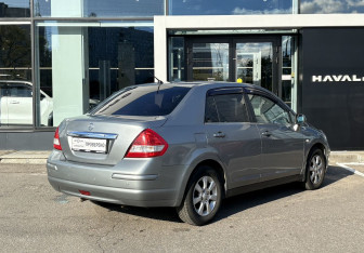 Подержанный автомобиль Nissan Tiida Sedan 2010 года (5 фото)