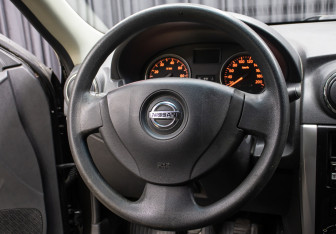 Подержанный автомобиль Nissan Almera Sedan 2016 года (15 фото)