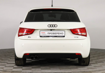 Подержанный автомобиль Audi A1 2012 года (6 фото)