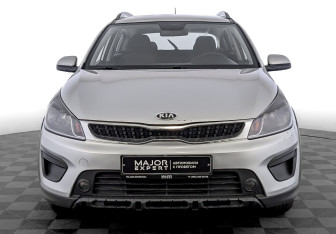 Подержанный автомобиль Kia Rio Hatchback 2020 года (2 фото)