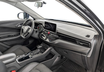 Подержанный автомобиль Москвич 3 2023 года (11 фото)