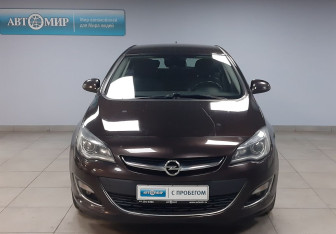 Подержанный автомобиль Opel Astra Hatchback 2013 года (2 фото)