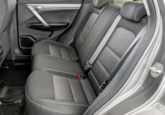 Подержанный автомобиль Geely Coolray 2022 года (12 фото)