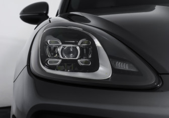 Подержанный автомобиль Porsche Cayenne 2020 года (23 фото)