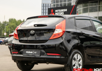 Подержанный автомобиль Hyundai Solaris Hatchback 2016 года (15 фото)