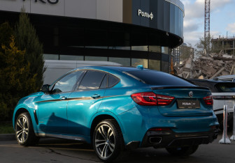 Подержанный автомобиль BMW X6 2018 года (5 фото)