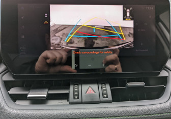 Подержанный автомобиль Toyota RAV4 2024 года (22 фото)