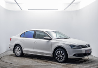 Подержанный автомобиль Volkswagen Jetta Sedan 2012 года (3 фото)
