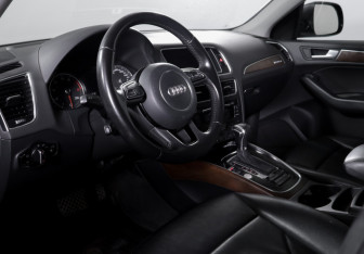 Подержанный автомобиль Audi Q5 2013 года (14 фото)