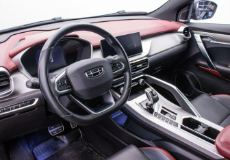 Подержанный автомобиль Geely Coolray 2021 года (9 фото)